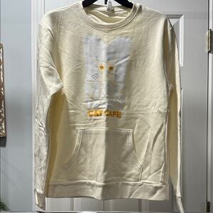 Cream sweatshirt with Cat